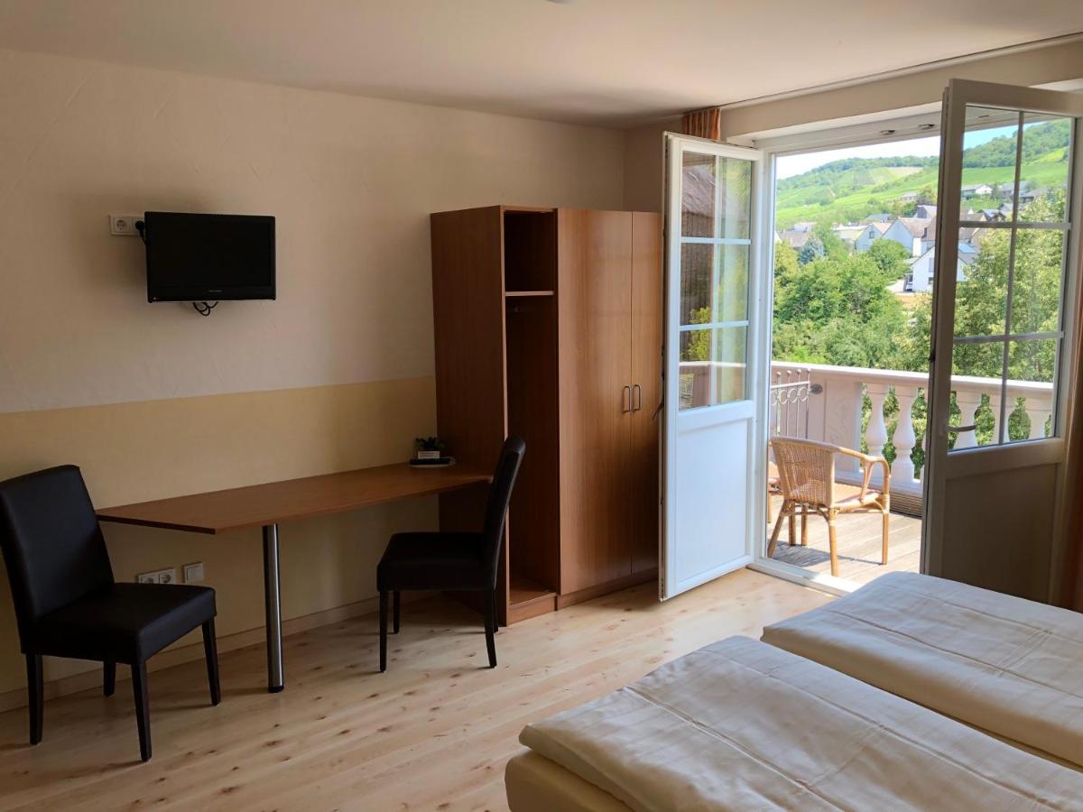 Hotel & Restaurant Bruehler Hof فينتريش المظهر الخارجي الصورة