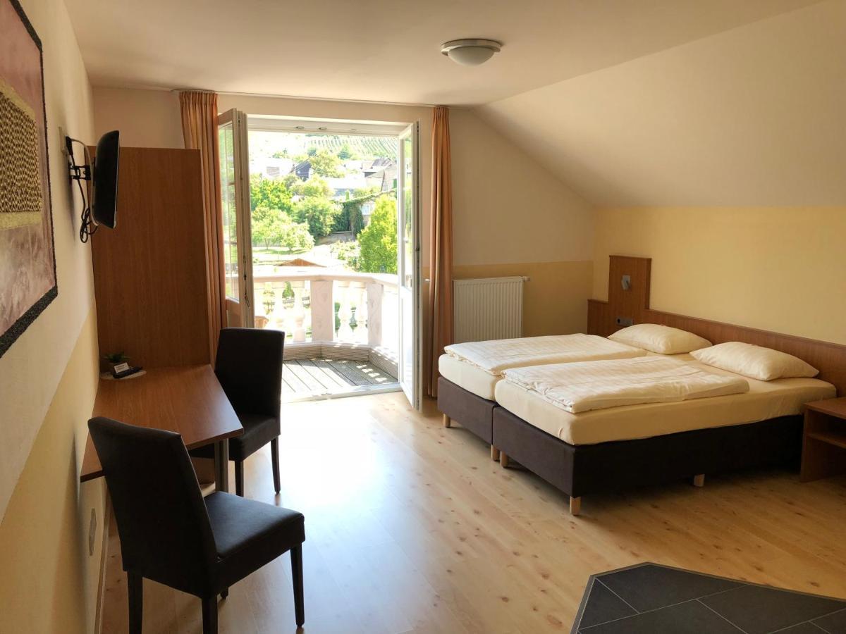 Hotel & Restaurant Bruehler Hof فينتريش المظهر الخارجي الصورة
