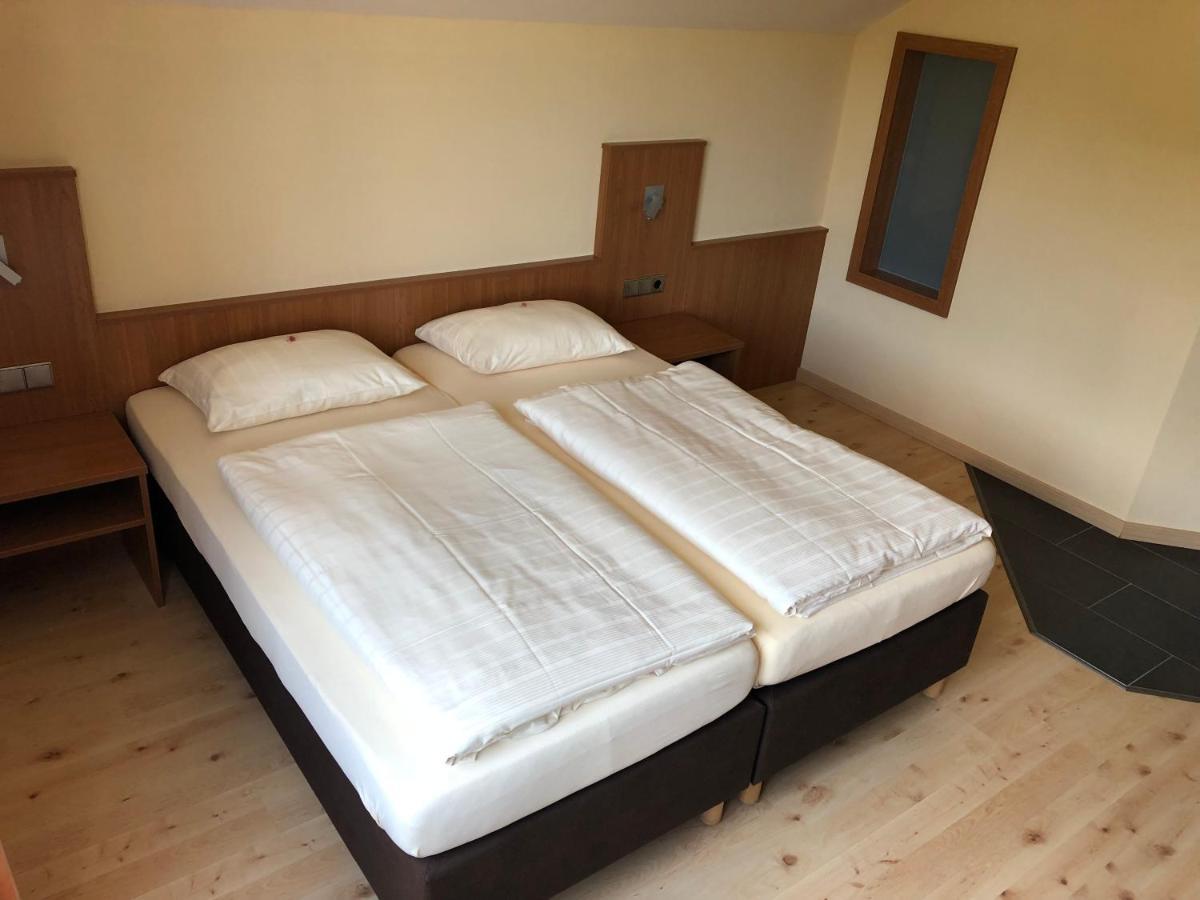 Hotel & Restaurant Bruehler Hof فينتريش المظهر الخارجي الصورة